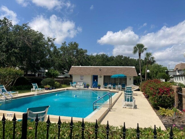 Building Photo - 3 Bedroom 2 Bathroom Condo at Palomar Plac...