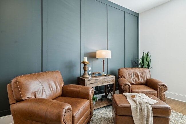 Building Photo - Luxurious living space *Fully furnished and impeccably designed*