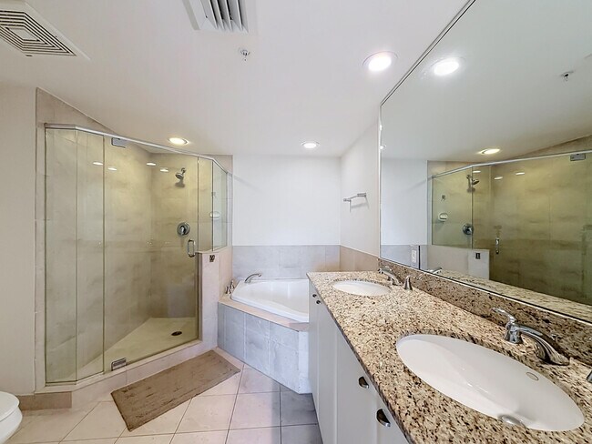 Building Photo - 610 W Las Olas Blvd