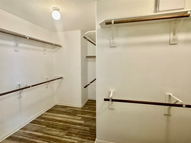 Building Photo - 1205 Quarterhorse Dr
