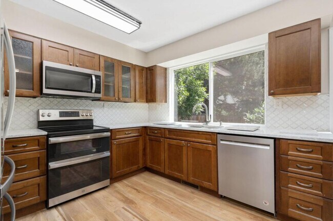 Building Photo - 2718 Granada Hills Dr