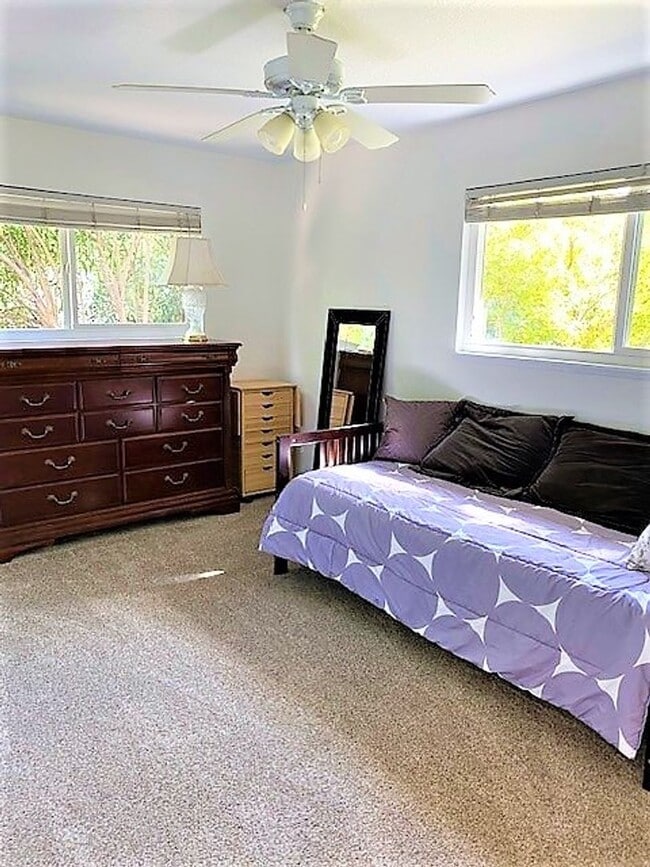 Building Photo - Lovely Home in W. Redding!!