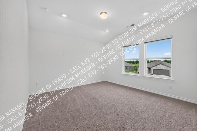 Building Photo - 395 Boroughbridge Dr