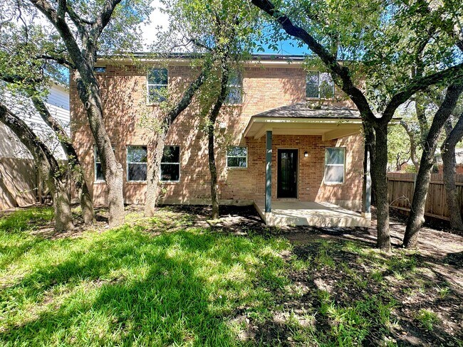 Building Photo - Stunning 4-Bedroom Home in the Desirable S...