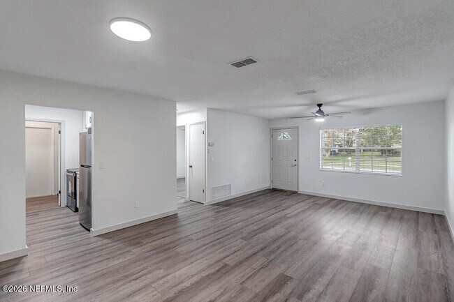 Building Photo - 407 Cassandra Ln