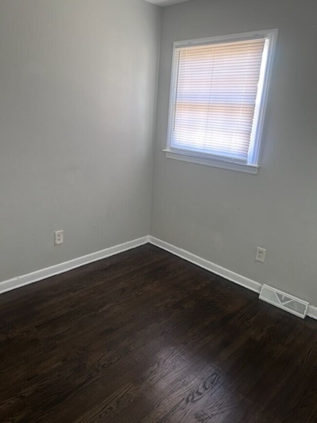 Building Photo - $500 off move in Special - 3 bedroom home