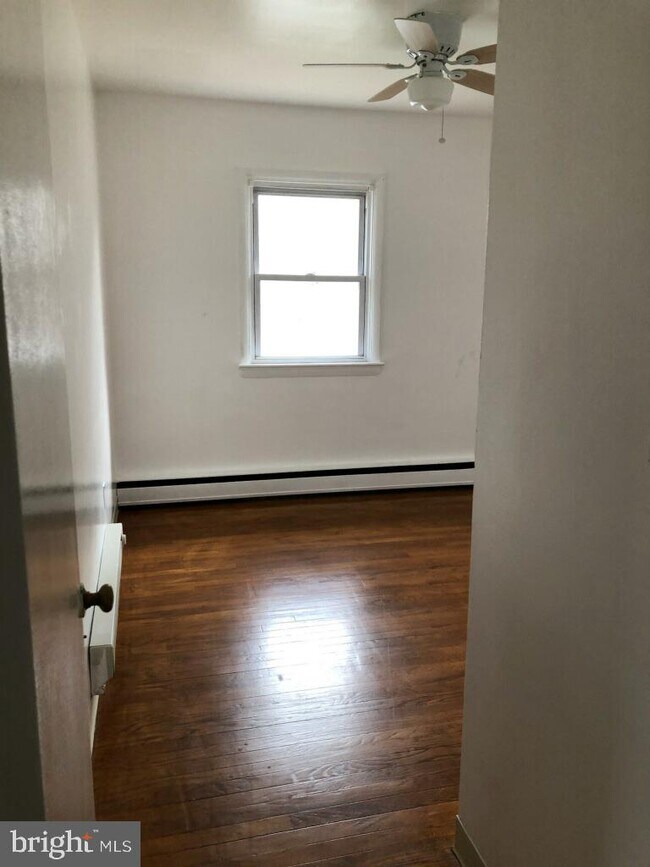 Building Photo - 691 Garden Dr