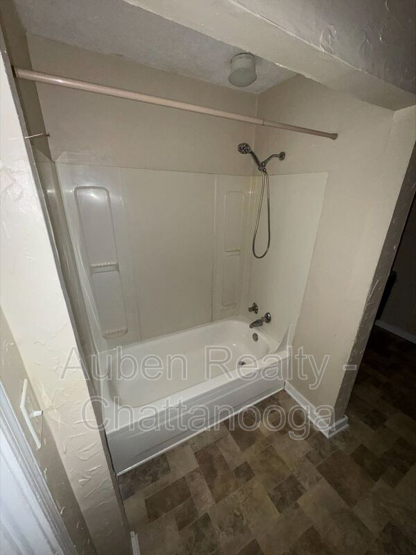 Building Photo - 103 Hunt Ave