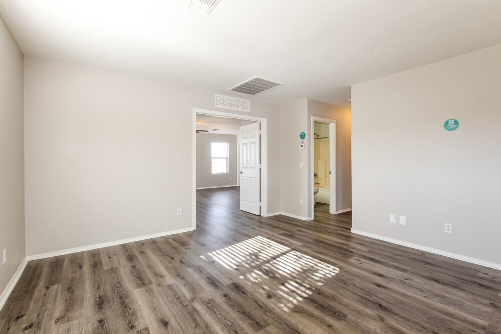 Building Photo - 11610 W Columbine Dr