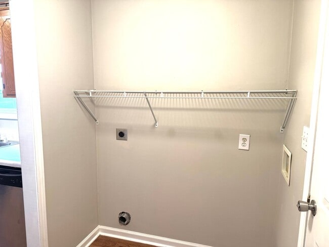 Building Photo - 3 bedroom in Oak Grove