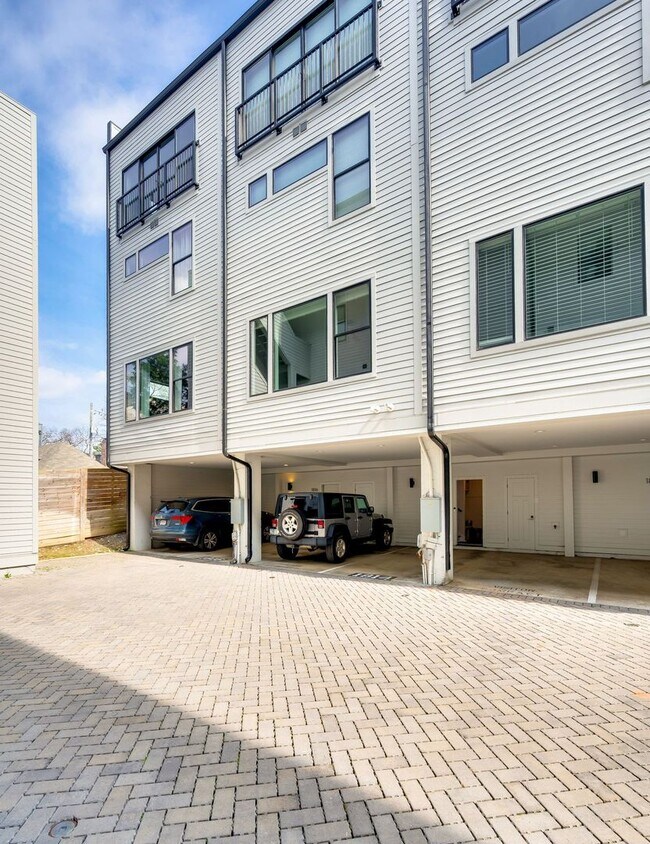 Building Photo - Luxury 3BE/3.5BA located in one of Nashville’s most walkable and vibrant neighborhoods.