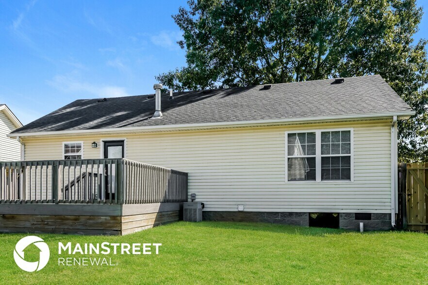 Building Photo - 8906 Greenmoore Dr