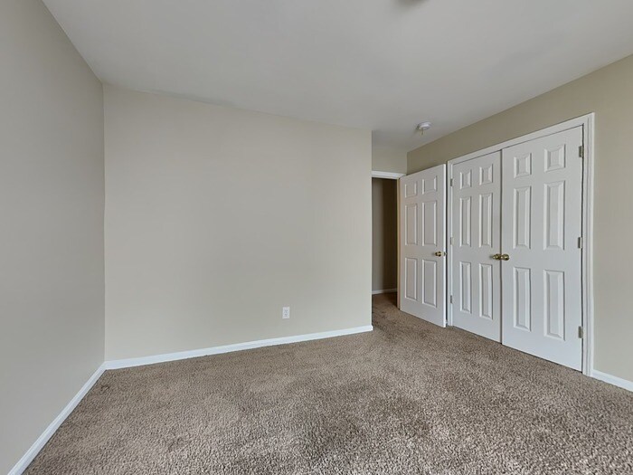 Building Photo - 640 Cliffs Inn Circle