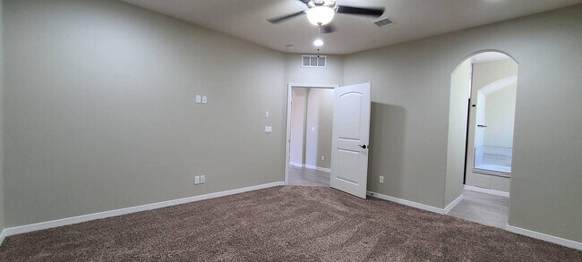 Building Photo - 3540 Essence St