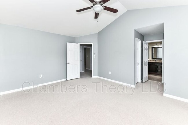 Building Photo - 6033 Woodlake Ln