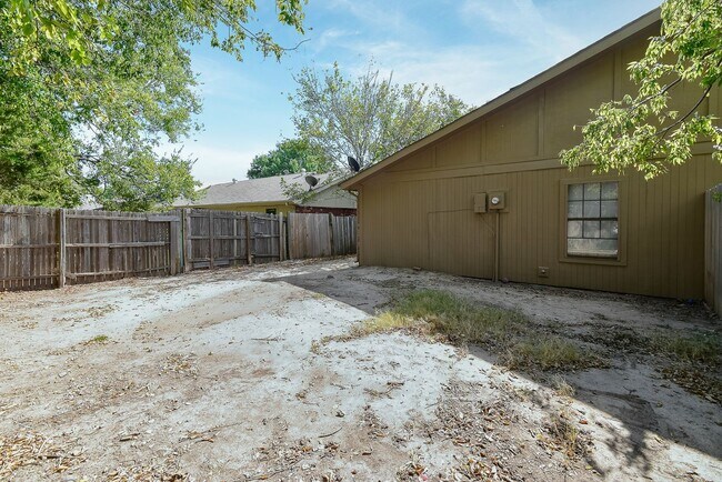 Building Photo - PEPERPORT.3914/3916