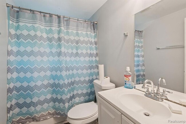 Building Photo - 5315 Edgewood St