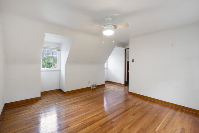 Building Photo - 840 Neely Heights Ave