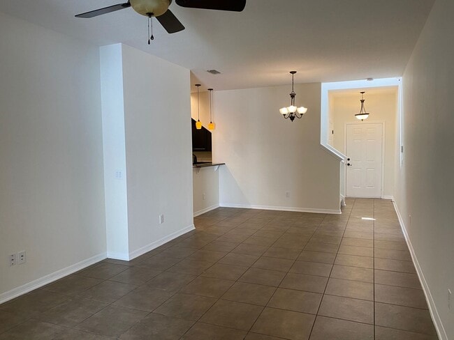 Building Photo - Gorgeous 3 bedrooms, 3.5 baths plus a LOFT...