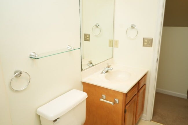 Building Photo - 111 Darien Terrace