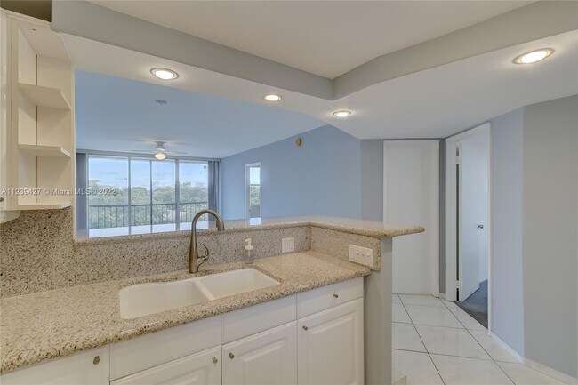 Building Photo - 4501 NE 21st Ave