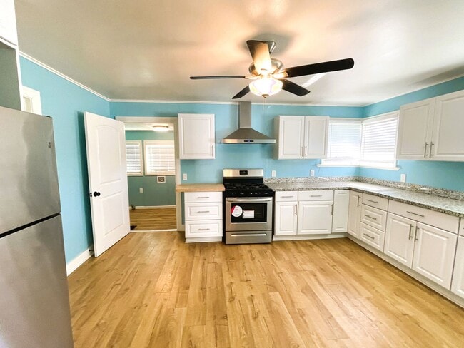 Building Photo - 5250 Whispering Creek Dr