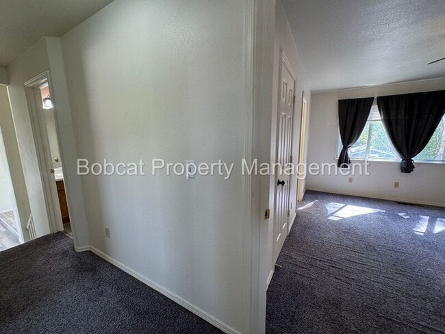 Building Photo - 4123 Sweetwater Dr