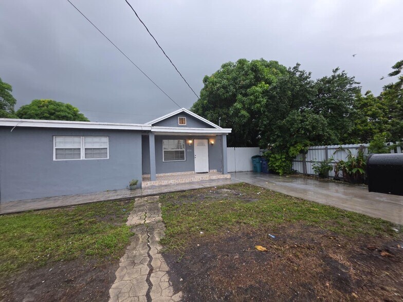 Primary Photo - 8030 NW 36th Pl