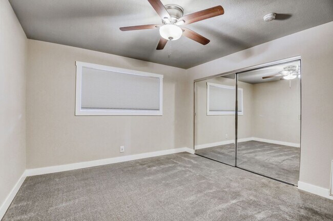 Building Photo - Upgraded 1 Bedroom Condo Near Freeway with Community Pool