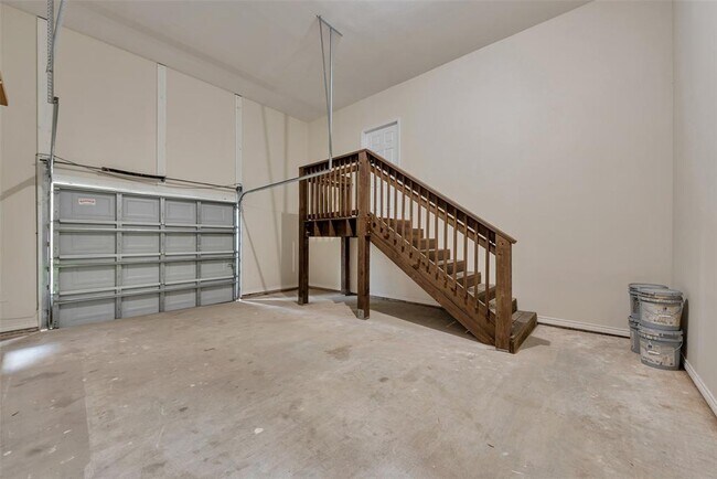 Building Photo - 203 Glade Bridge Ln