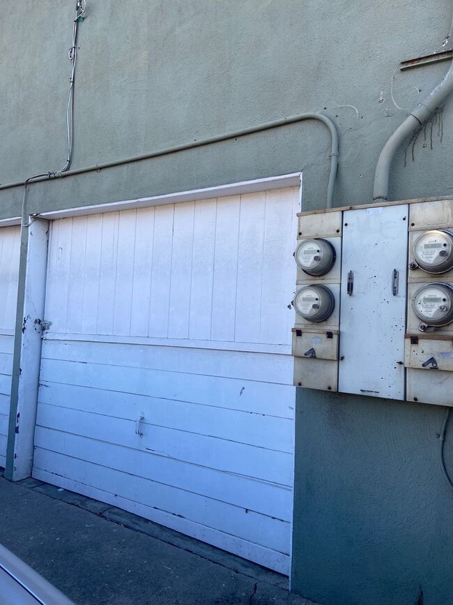 Building Photo - Randall Apartments