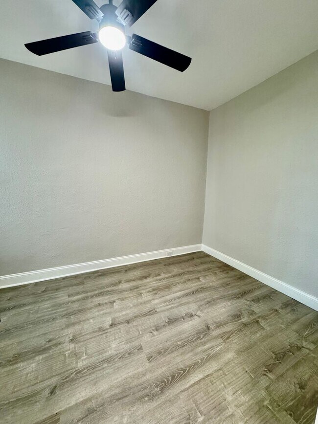 Building Photo - Amazing West Oak Lane 3bd/1ba Available NOW!