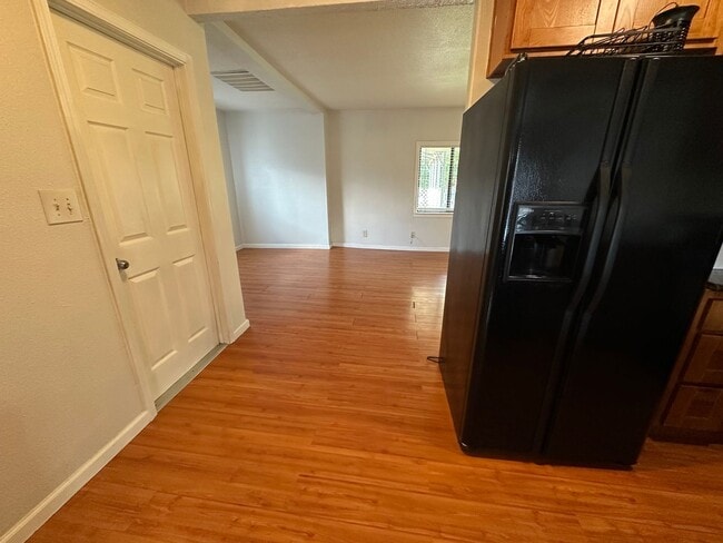 Building Photo - House for Rent – Robla Neighborhood!