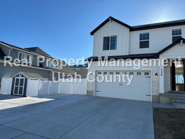 Building Photo - Large Home on Arrowhead Trail