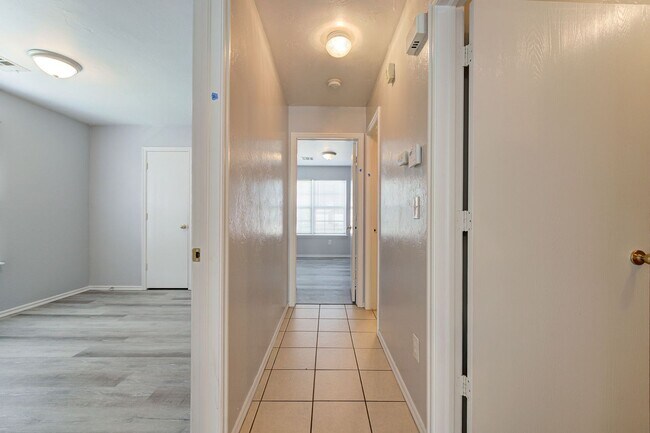 Building Photo - 605 Welston Cir