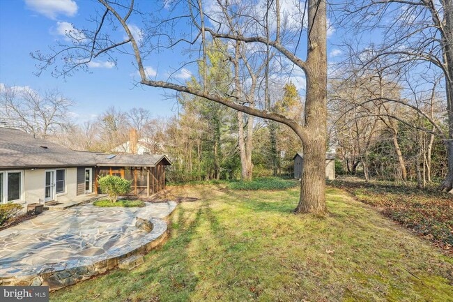 Building Photo - 6154 Beachway Dr