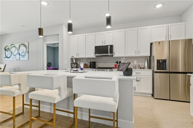 Building Photo - 525 Tropicana Parkway W