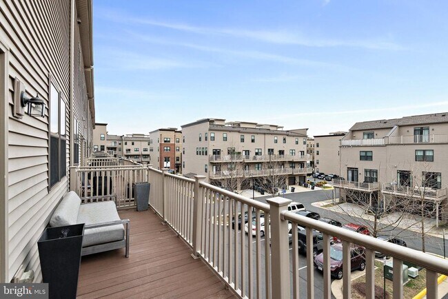 Building Photo - 44742 Tiverton Sq