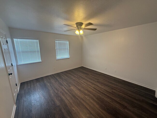 Building Photo - 2938 Gossett Dr