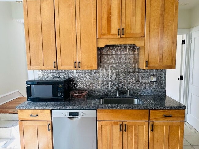 Building Photo - 1258 Girard Ave