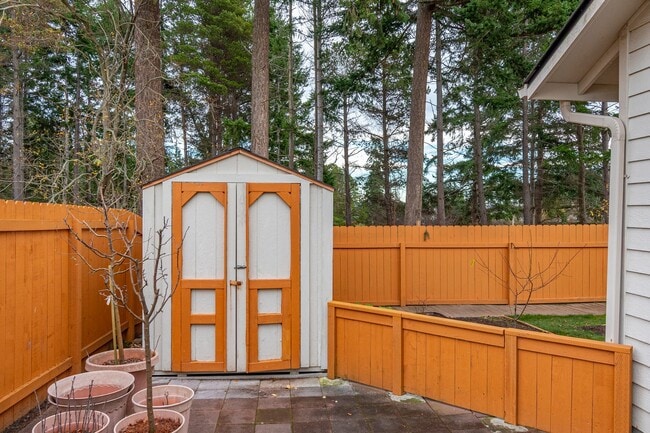 Building Photo - 3 Bedroom 2 Bathroom Home Near Fort Nugent Park!