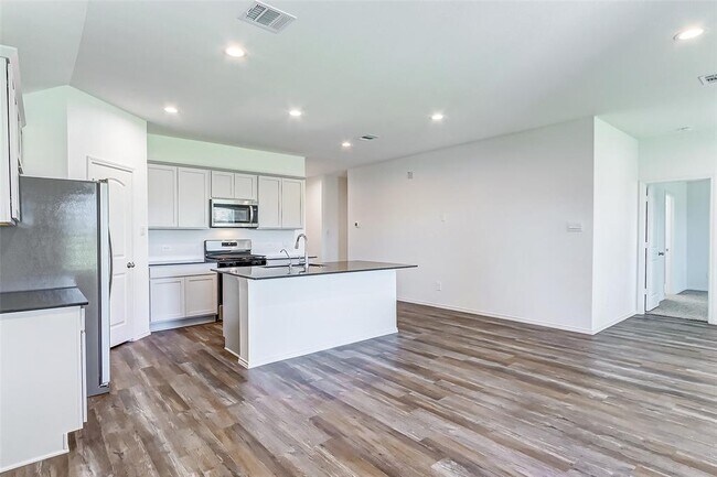 Building Photo - 4953 Almond Ter Dr