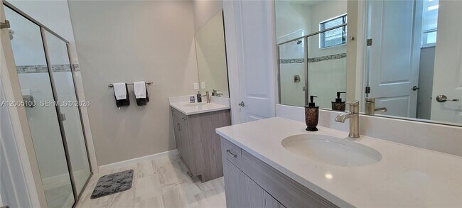 Building Photo - 11637 SW Lyra Dr.