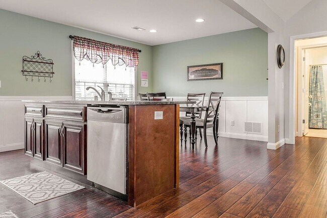 Building Photo - Beautiful 3-Bed Home In Mount Washington