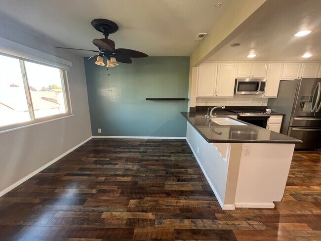 Building Photo - 3070 Corte Trabuco