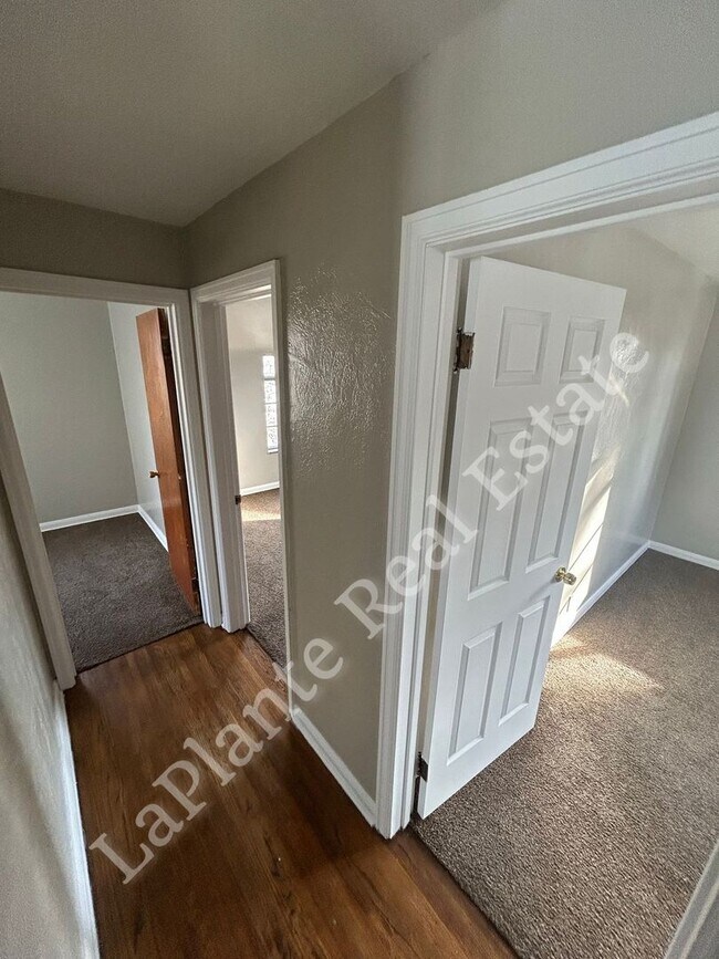 Building Photo - Well-Located 3-Bedroom Home Near Library Village