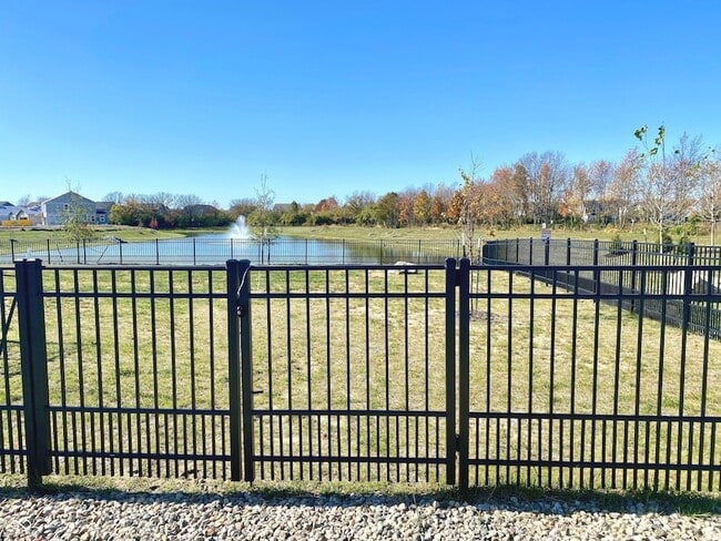 Building Photo - 6410 Hawthorne Dr