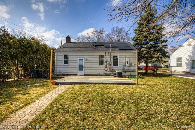 Building Photo - 2618 Phillips Ave