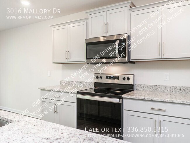 Building Photo - 3016 Mallory Dr