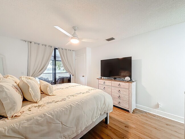 Building Photo - 2846 Carambola Cir S